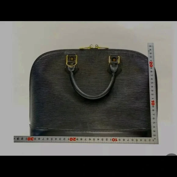 Authentic Louis Vuitton Epi black Alma - Picture 9 of 16